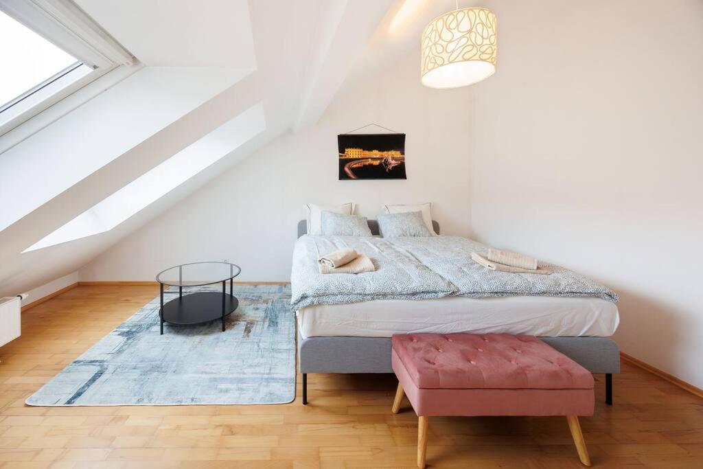 Scenic Rooftop Flat With Terrace Вена Экстерьер фото